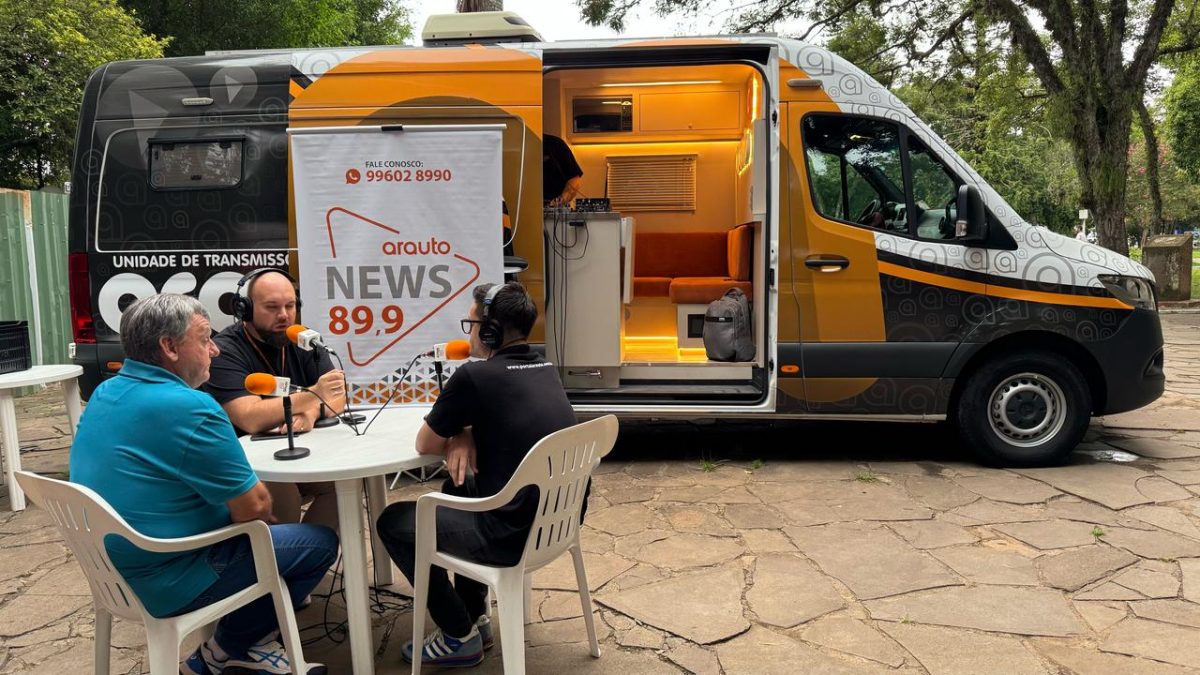 AO VIVO: ouça a primeira edição do Conexão News direto da Praça Getúlio Vargas