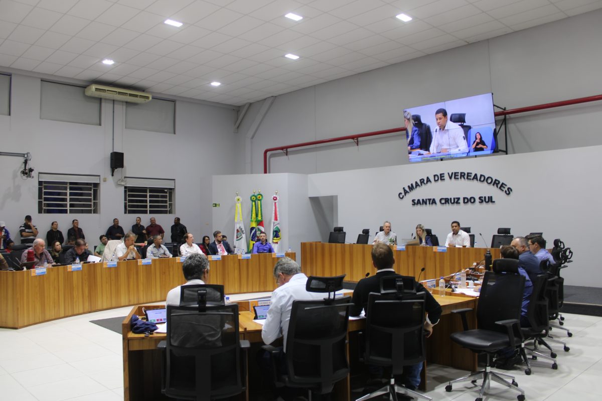 Legislativo de Santa Cruz recebe seis projetos na sessão desta segunda-feira