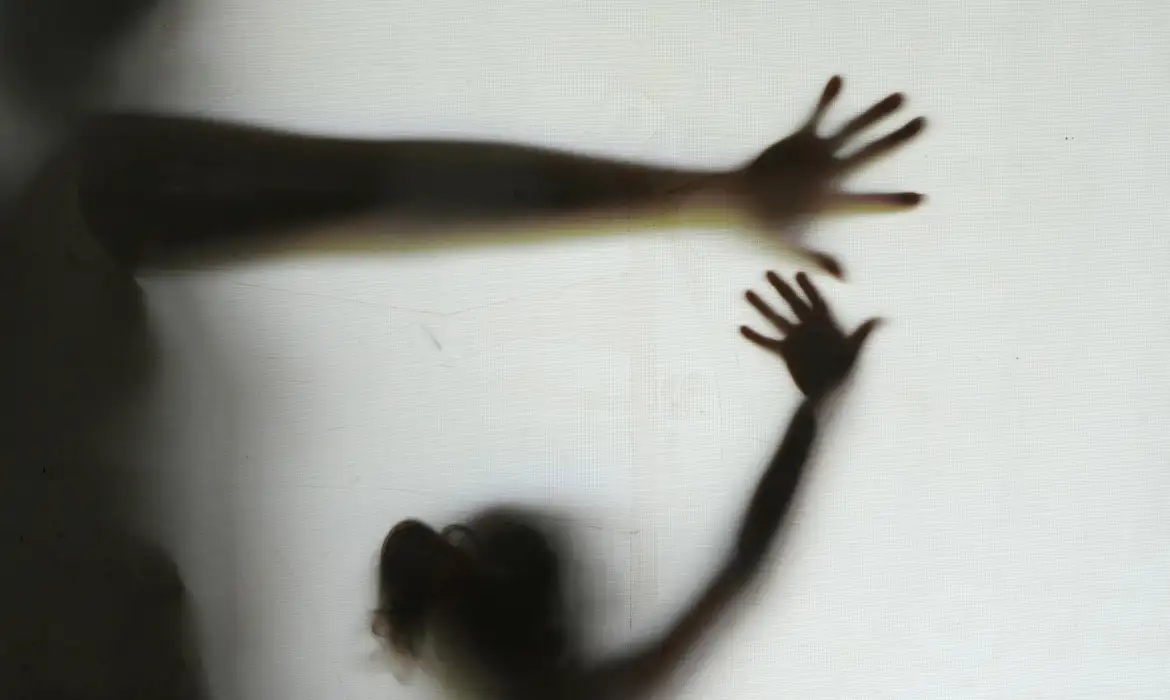 Legislativo de Candelária discute projeto para alertar sobre violência doméstica nas escolas