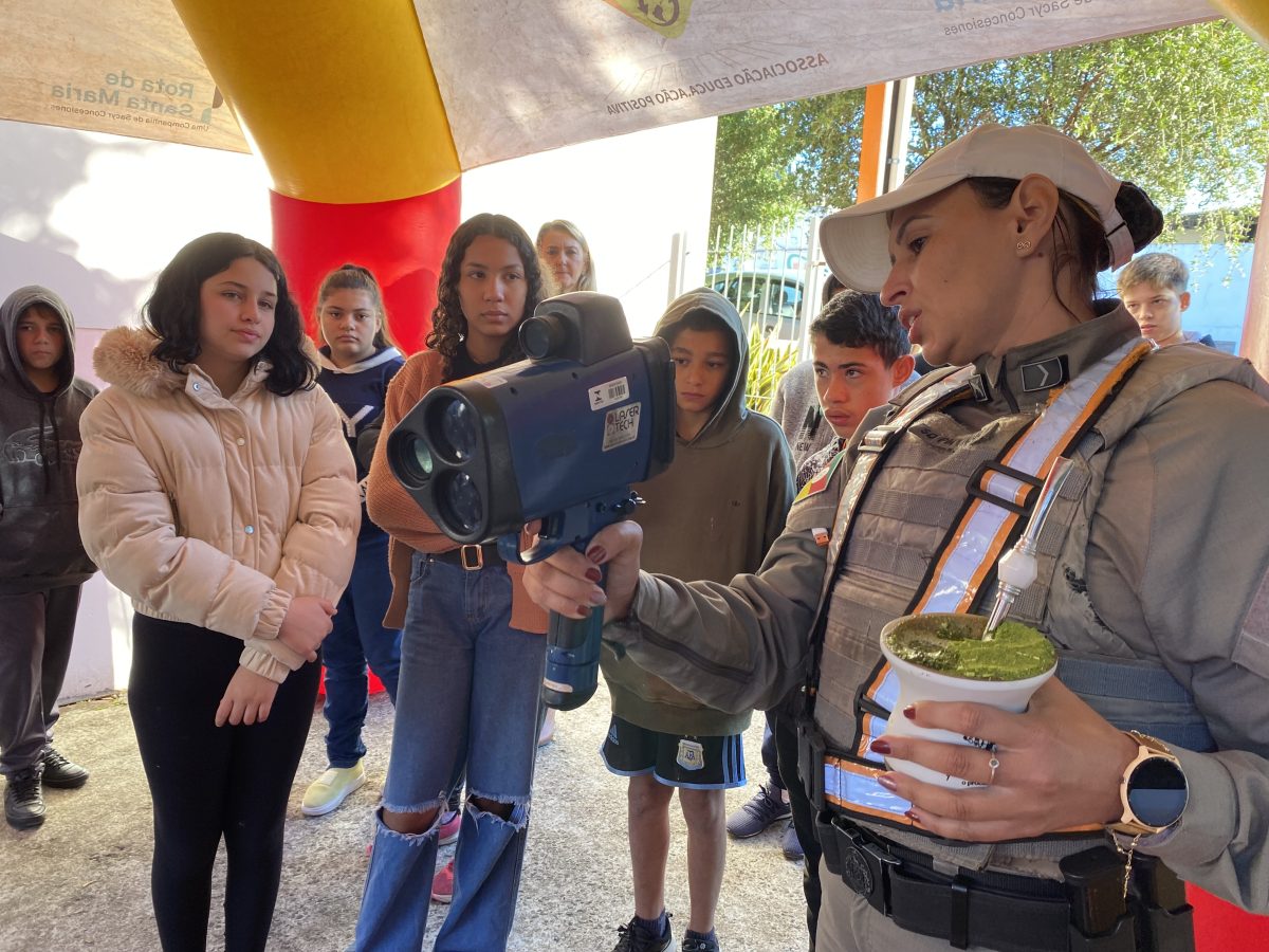 Oficinas de trânsito conscientizam alunos de Vera Cruz