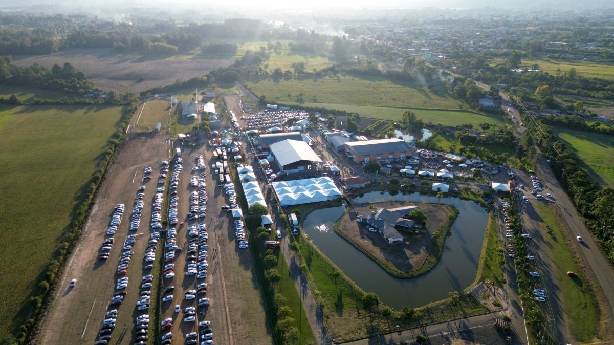 Expocande 2025 encerra com show nacional do Traia Véia; confira a programação