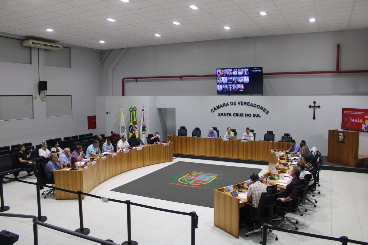 Oito projetos são aprovados na sessão dessa segunda-feira