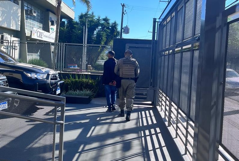 Homem é flagrado com cocaína nas imediações de posto de saúde