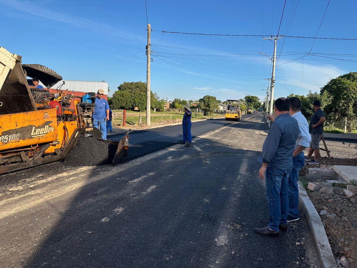 Prefeitura de Venâncio Aires realiza obras de pavimentação asfáltica no Bairro Santa Tecla