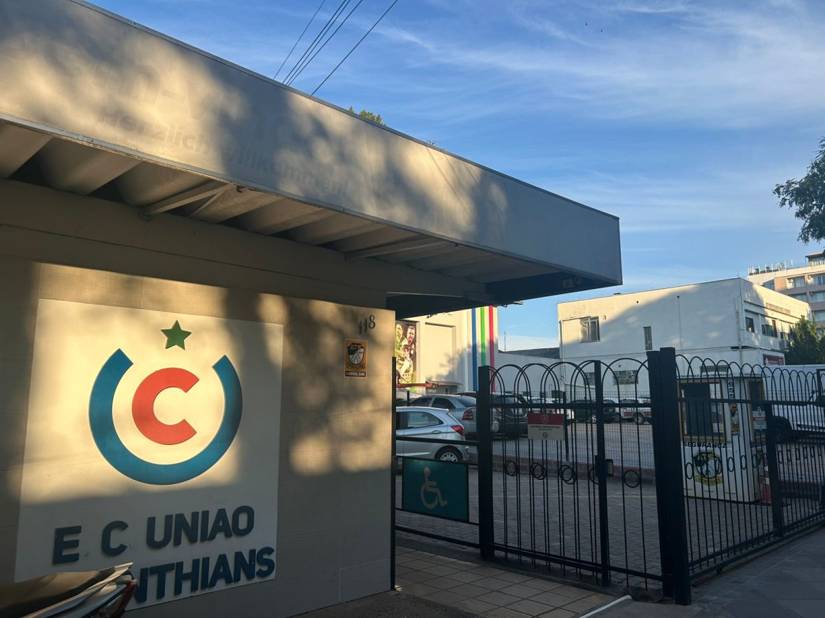 Ex-técnico do time profissional do União Corinthians ingressa com ação na Justiça do Trabalho