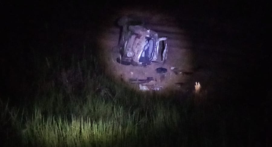 Saída de pista deixa um morto e dois feridos na ERS-412