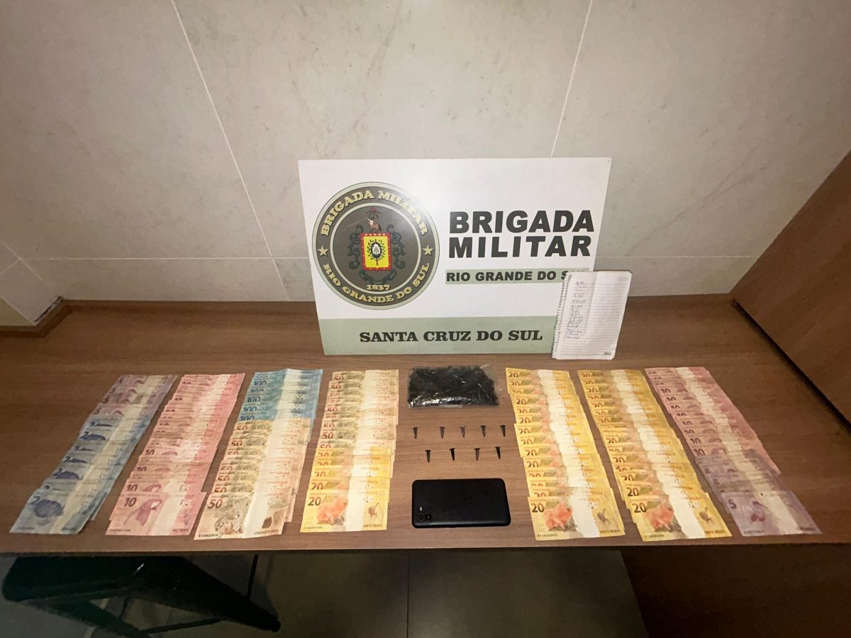Força Tática prende homem que fracionava e distribuía drogas em pontos de tráfico