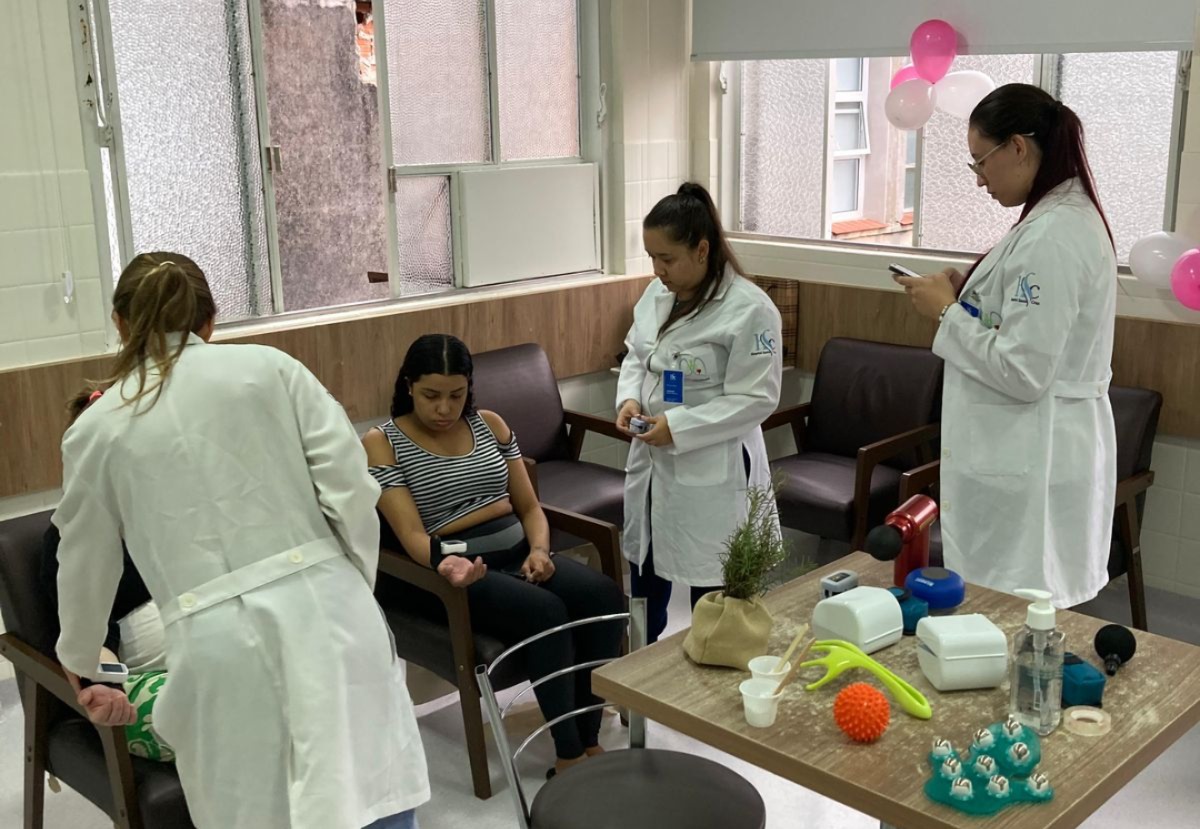 Hospital Santa Cruz promove ação com as mães de bebês internados nas UTIs