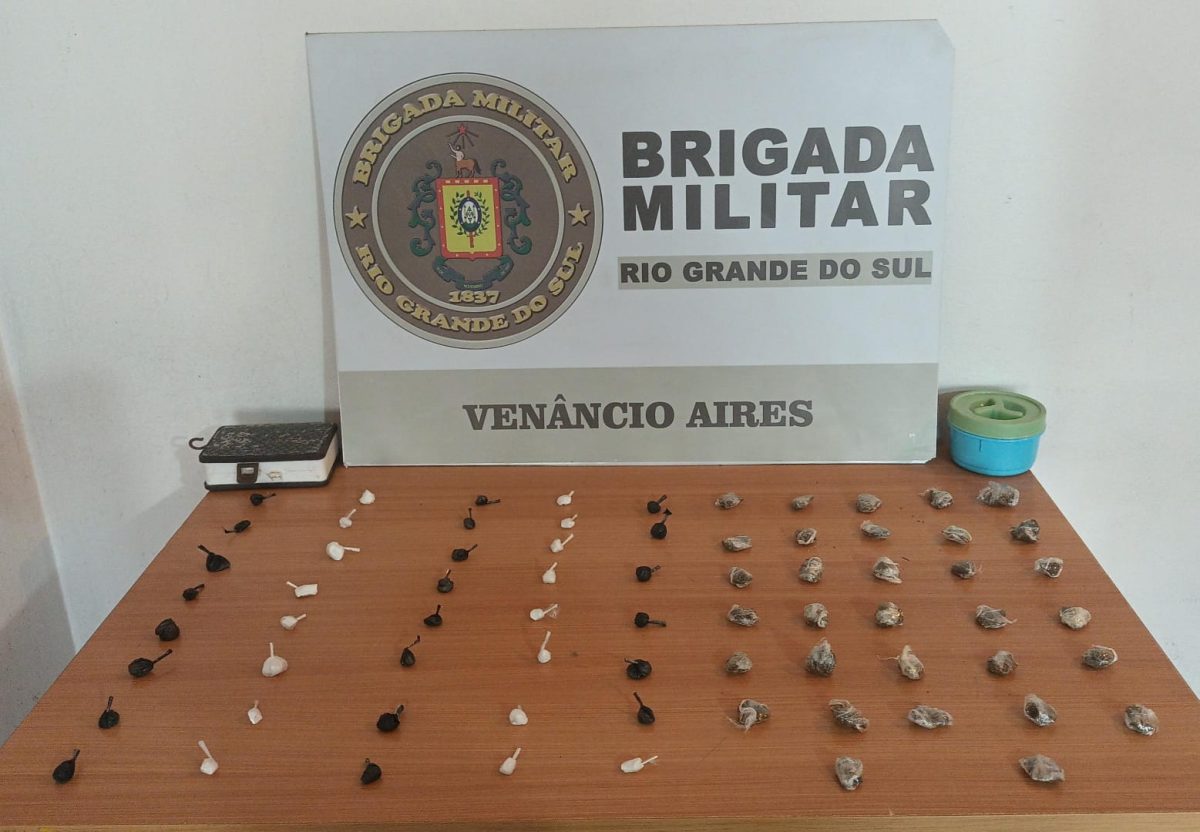 Brigada Militar apreende drogas escondidas entre galhos no Bairro Battisti