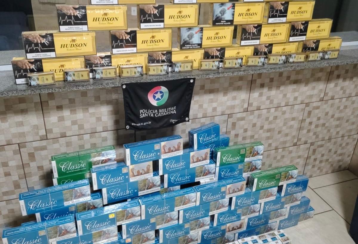 Passageiro de ônibus de Santa Cruz é preso com mais de 700 maços de cigarros contrabandeados