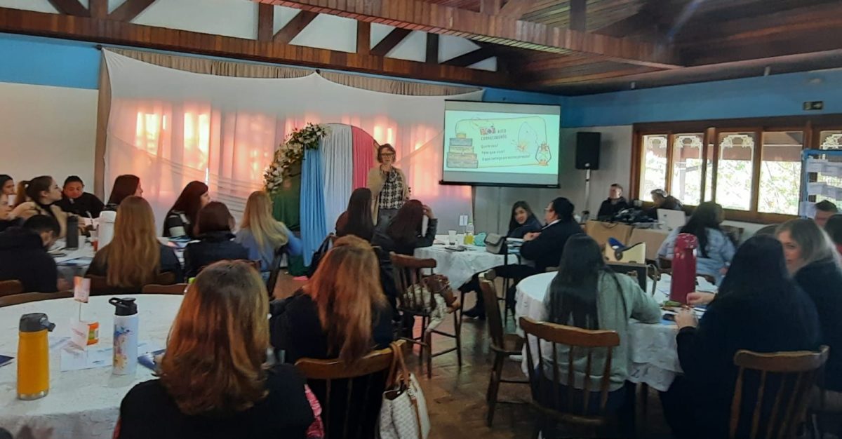 Vera Cruz sedia encontro do programa Primeira Infância Melhor/Criança Feliz