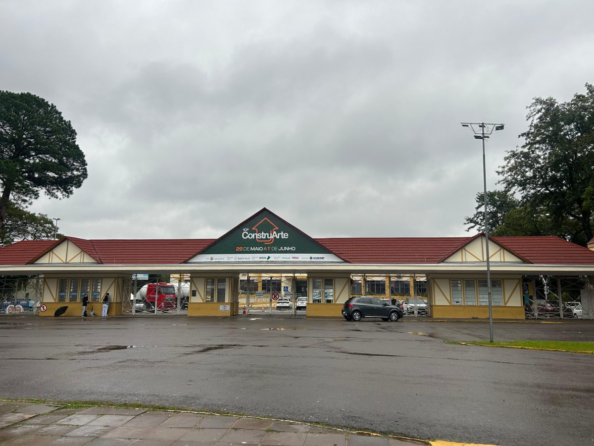 Montagem da Construarte altera acesso de veículos ao Parque da Oktoberfest; confira