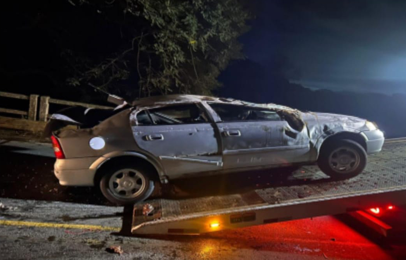 Motorista capota veículo ao colidir contra ponte na divisa de Vera Cruz e Santa Cruz