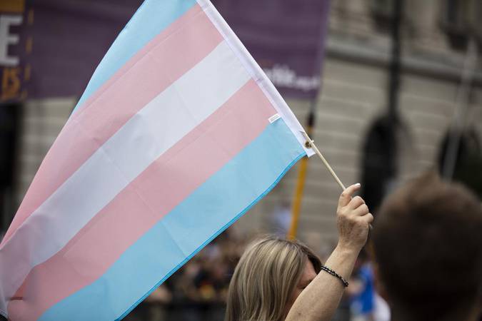Mulheres trans enfrentam maior exclusão no mercado de trabalho e na sociedade, afirmam ativistas