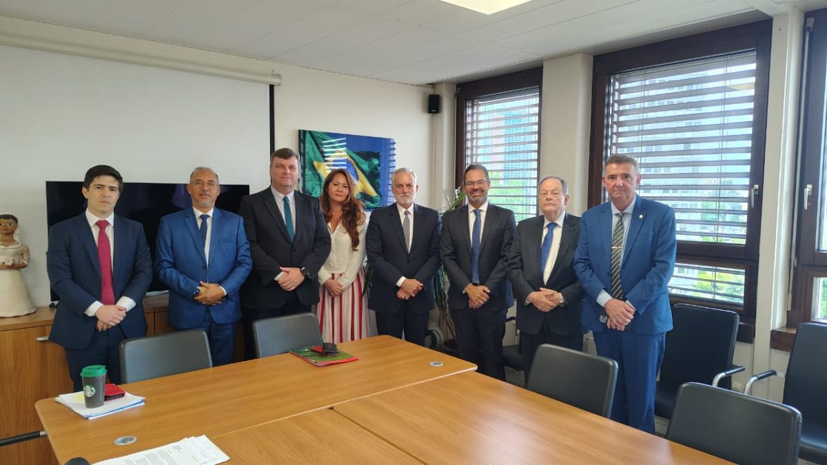 Embaixada da Suíça abre o diálogo com cadeia produtiva do tabaco