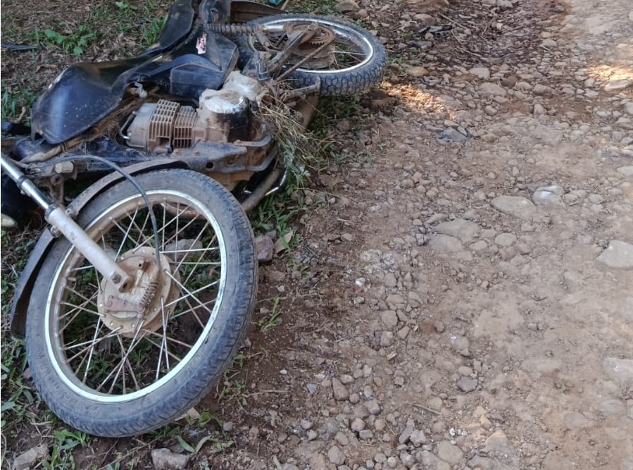 Homem que assaltava caminhoneiros na RSC-153 agride brigadiana