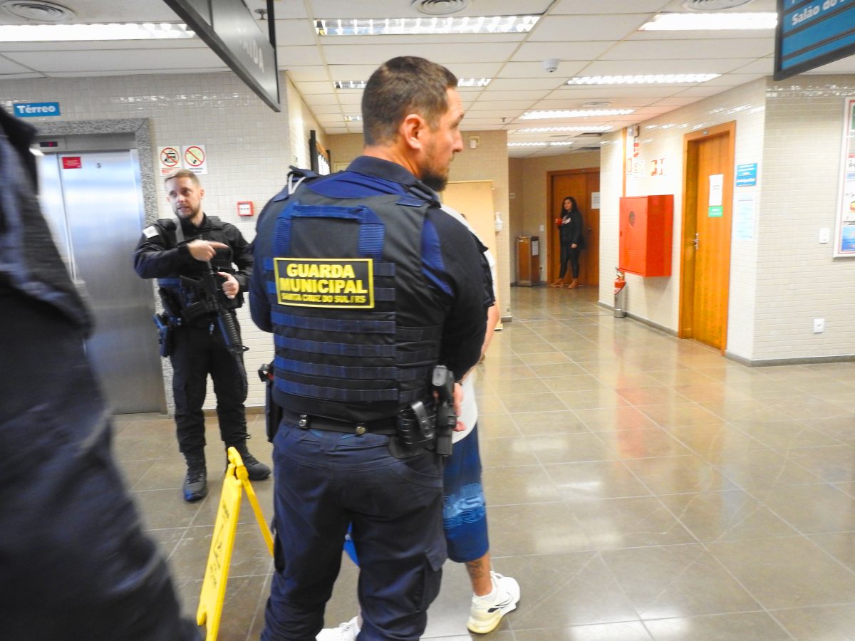 Autor de homicídios ameaça integridade de juíza e promotora no Fórum de Santa Cruz