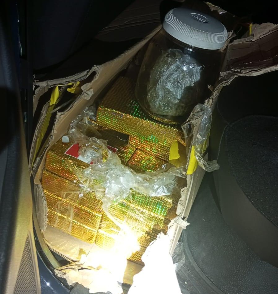 PRF apreende 18 quilos de drogas e prende homem na BR-471