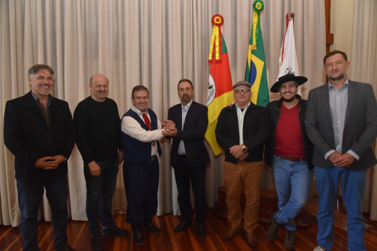 Deputado Pompeo de Mattos garante R$ 200 mil e apoio federal a projetos habitacionais em Santa Cruz