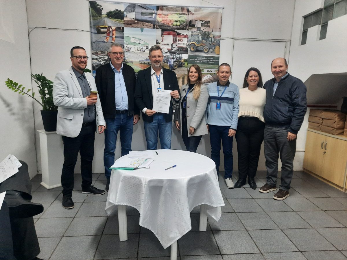 Deputado Heitor Schuch anuncia R$ 16 milhões para saúde e obras em Santa Cruz e região