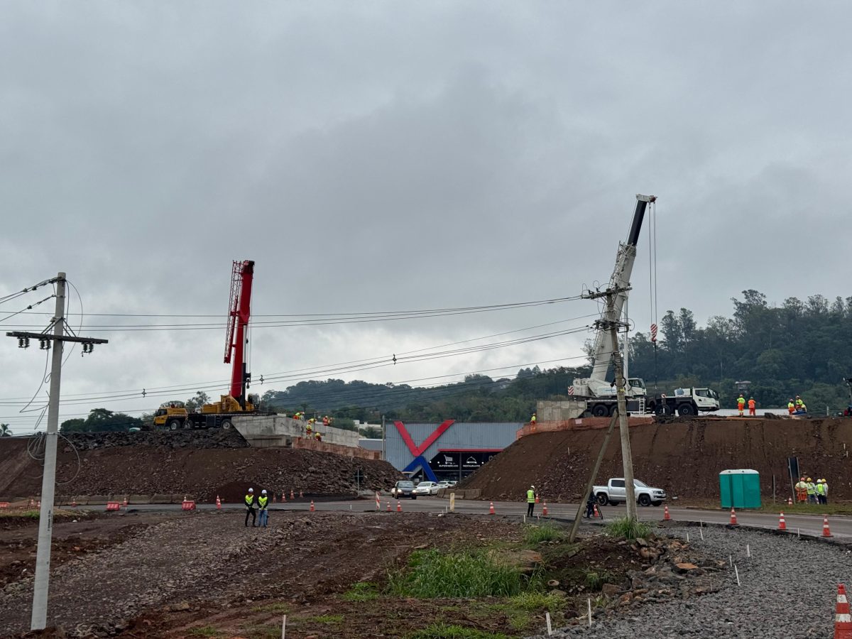 Trânsito na RSC-287 é alterado devido a nova etapa das obras de duplicação
